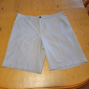 IZOD golf shorts size 38